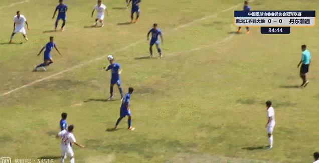 业余足球赛如火如荼,业余联赛点球大战罚丢点球