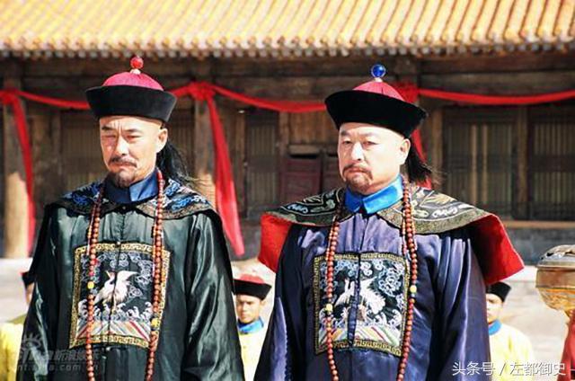 将军陷害巡抚皇上降旨问罪,师爷说别怕,给你八个字定能反败为胜