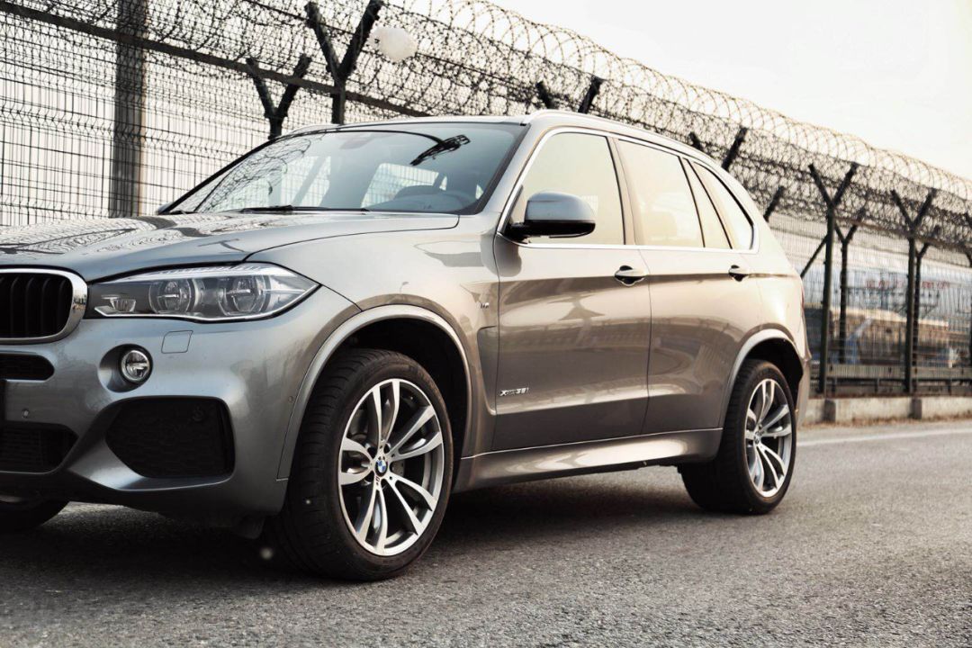 全新bmwx5瞩目登场,上瘾宝马车