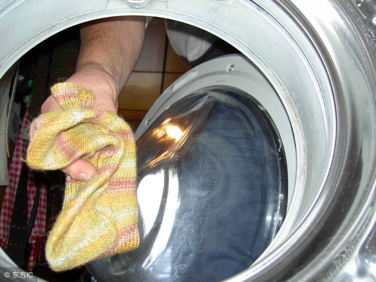 生活妙招纱窗脏了不用拆下来清洗,纱窗脏了难清理教你一招轻松解决