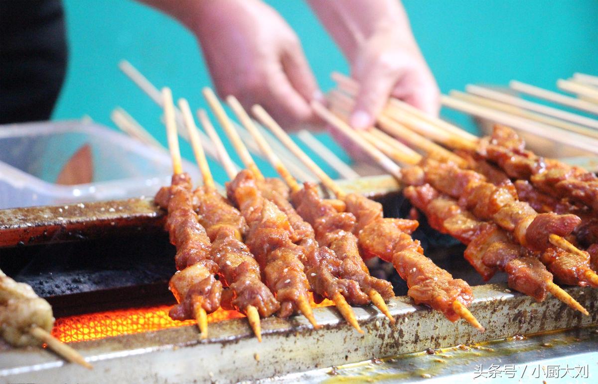500块钱摆摊卖羊肉串创业,新疆羊肉串怎么可以到处摆摊