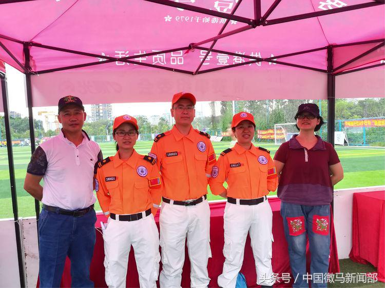 微马救护队为“联建杯”足球赛第七个比赛日全程守护