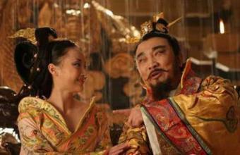 鍘嗗彶涓婂嚭瀹跺綋鐨囧笣,18宀佸墠鍙楀敖鑻﹂毦18宀佸悗褰撲笂鐨囧笣