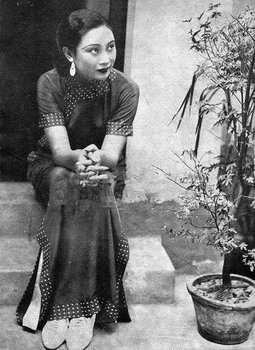 中国古代女子服装怎样穿 (古代女子服装变化)