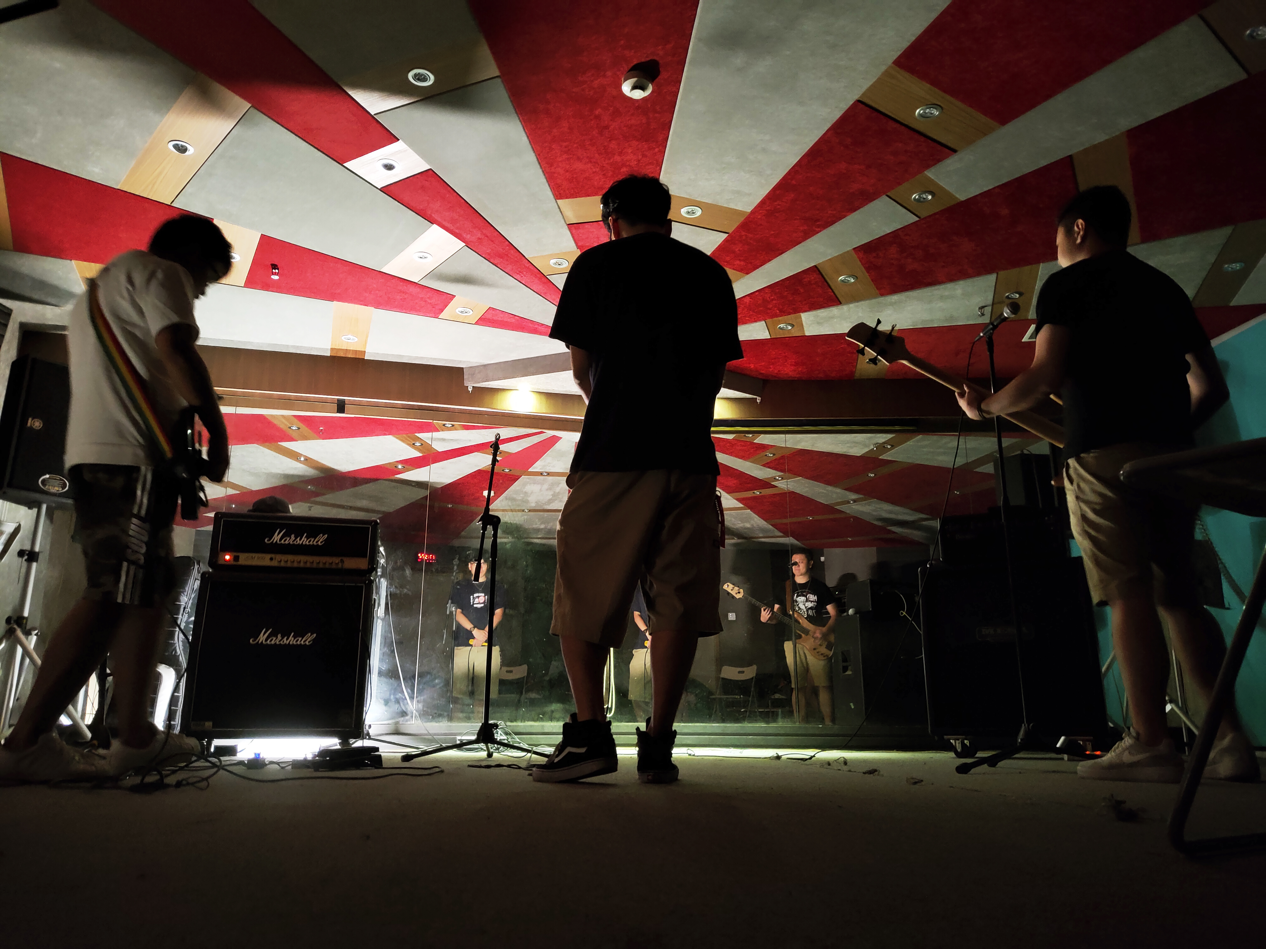 濡備綍璇勪环榄呮棌16,榄呮棌16pro