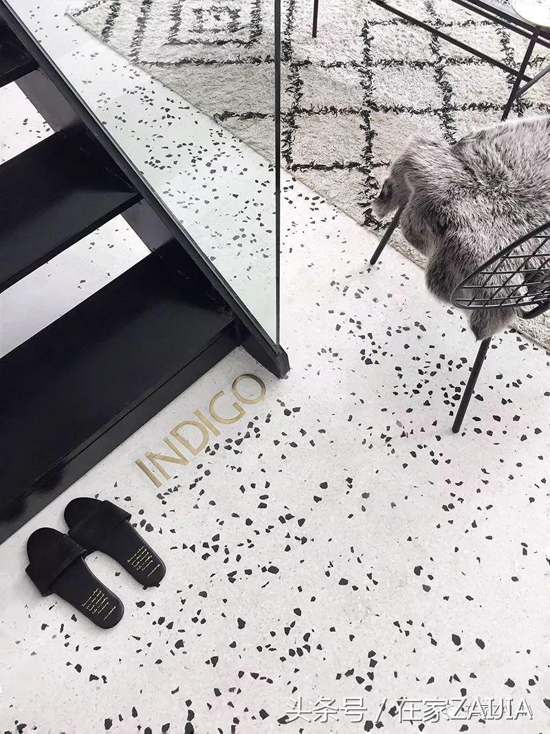 客厅正中放餐桌好吗,客厅放个大大的楼梯间