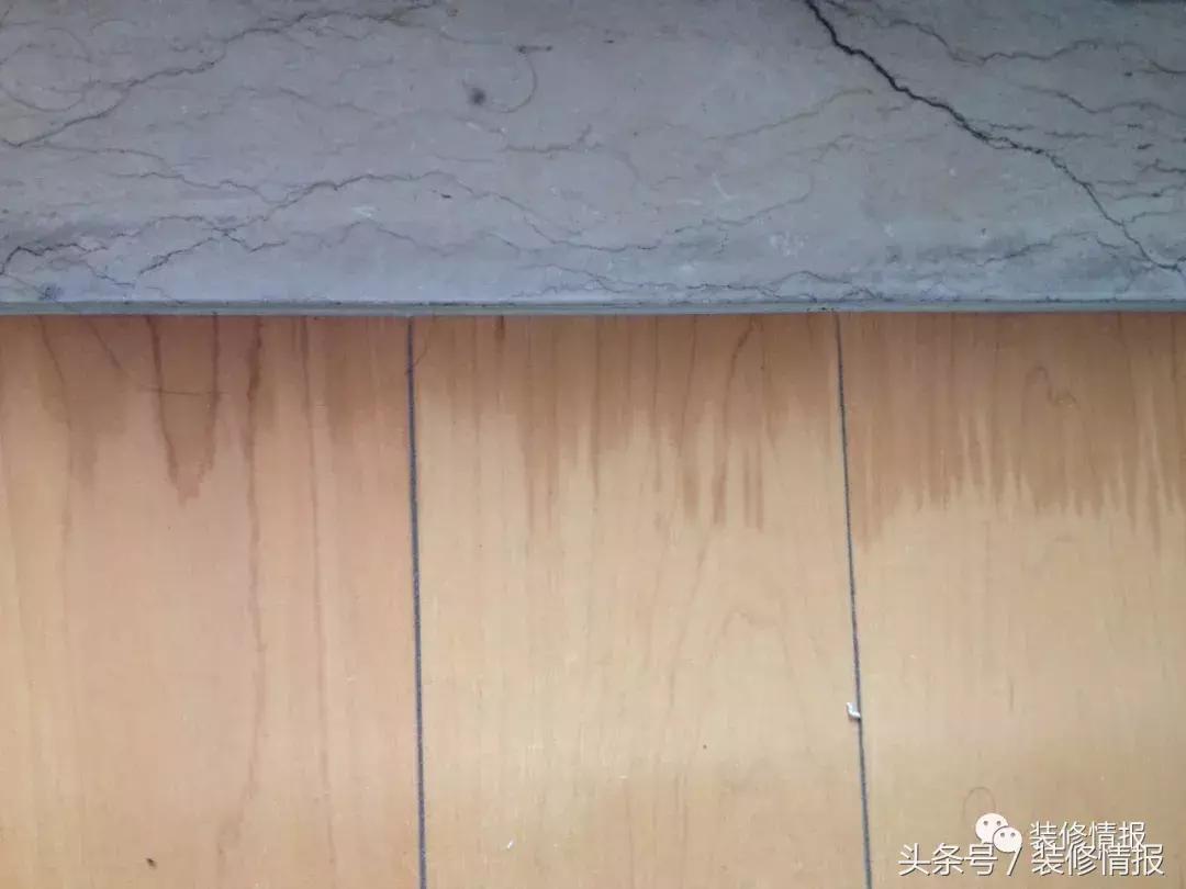 铺完瓷砖不是特别平整,瓷砖铺贴有一点点高低不平