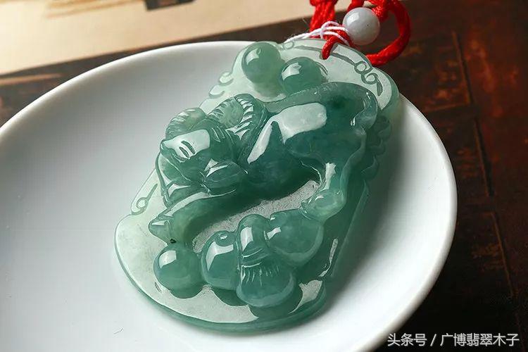 2024年十二生肖最适合戴的玉石,十二属相适合佩戴的翡翠题材