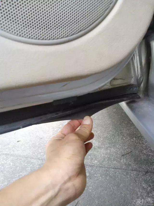 下雨天车里漏水怎么办,雨天驾驶室漏水怎么处理