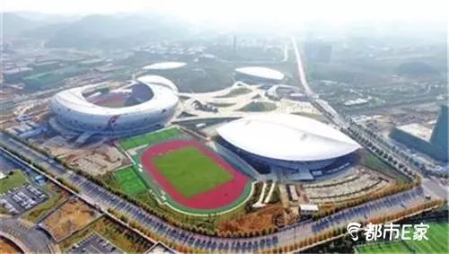 贵州省第十届运动会开幕!首金刚刚产生,比赛场馆灿若映山红花开……