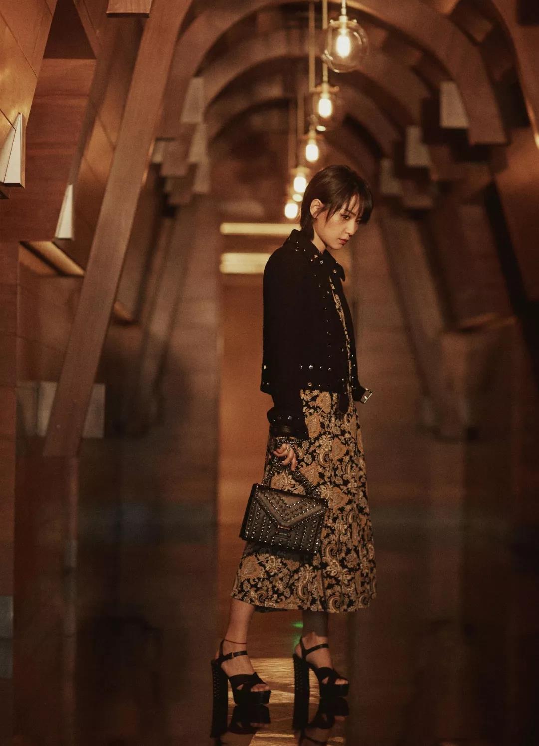 七夕新款大牌包包,杨幂周笔畅包包新品发布会视频