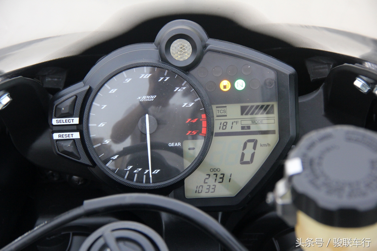 2013年雅马哈yzf-r1黑色,雅马哈yzf战斧r1价格