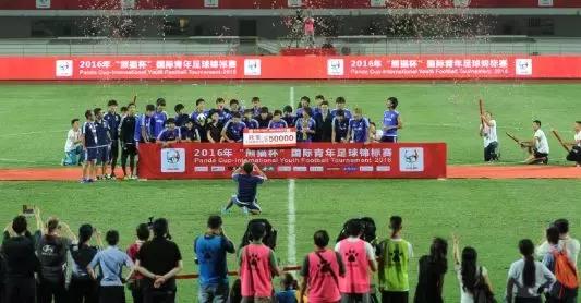 薛之谦在上海参加张学友演唱会,张学友薛之谦清唱