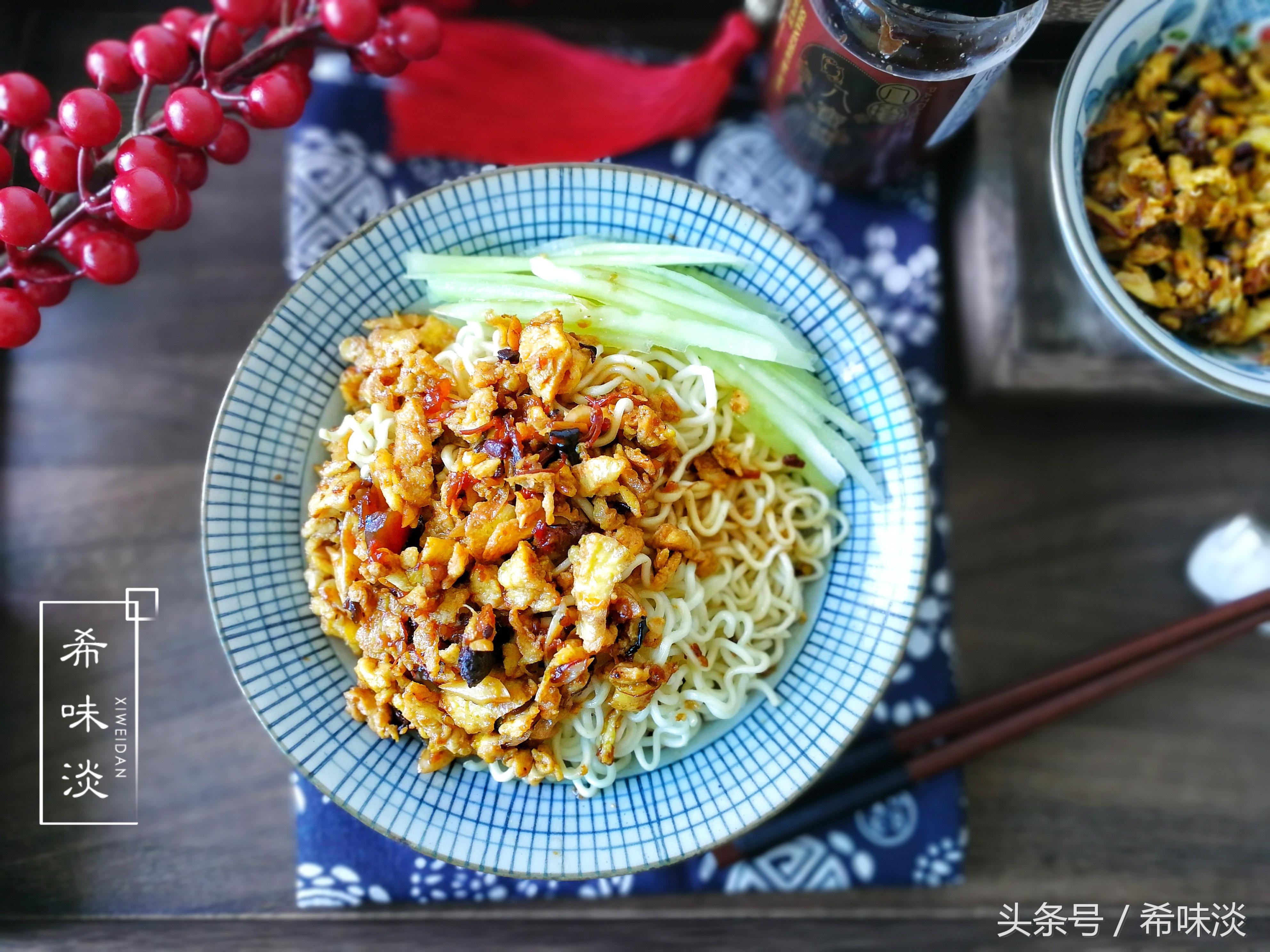 面条这样做实在太香了外酥里嫩 (面条这样做特香超美味好吃)