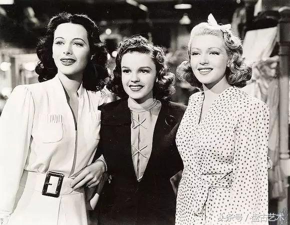 史上第一位全裸的女艺术家，她的智慧比艳照更高明（盘古文化艺术