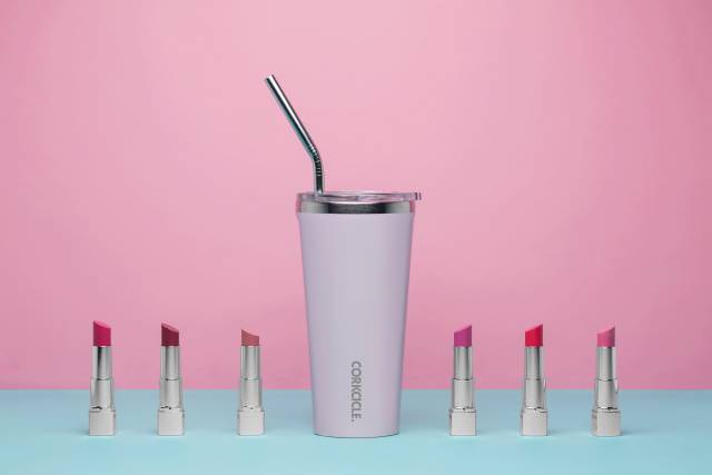 能装各种冷饮的保温杯,还是金球奖伴手礼