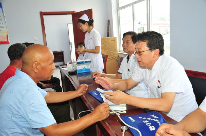 爱心帮扶铺就回归路,爱心团队暖心帮扶