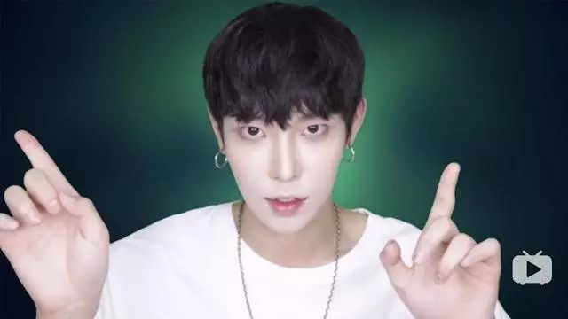 盘点那些可男可女的美妆博主,教女生化妆的男性美妆博主