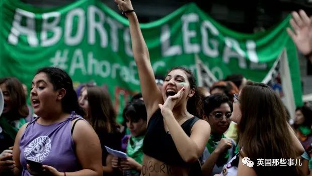 她们拼死抗争合法堕胎权利，却还是只能离胜利一步之遥……