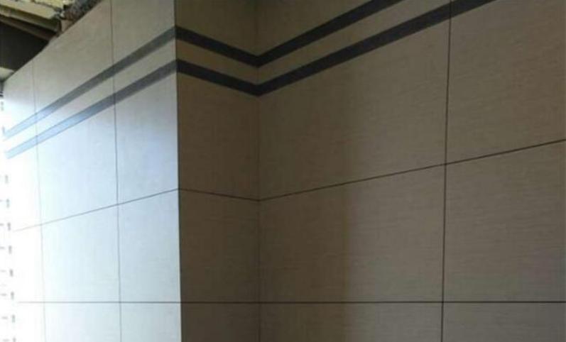 客厅墙砖要不要加腰线,师傅说墙砖不用留缝