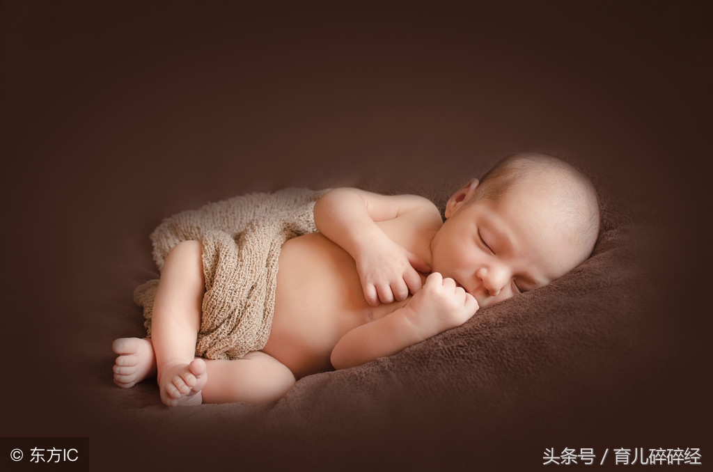 半岁宝宝睡眠少精神状态好,半岁的孩子睡眠不好怎么办