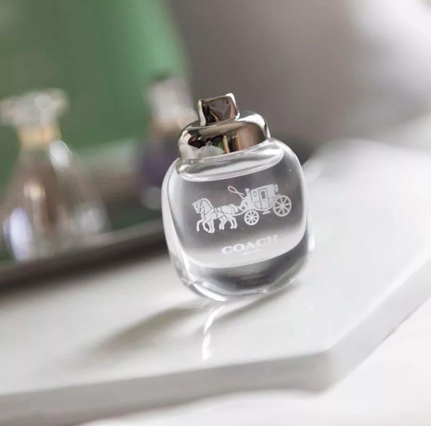 越是迷人的女人越危险,越迷人越危险的女人