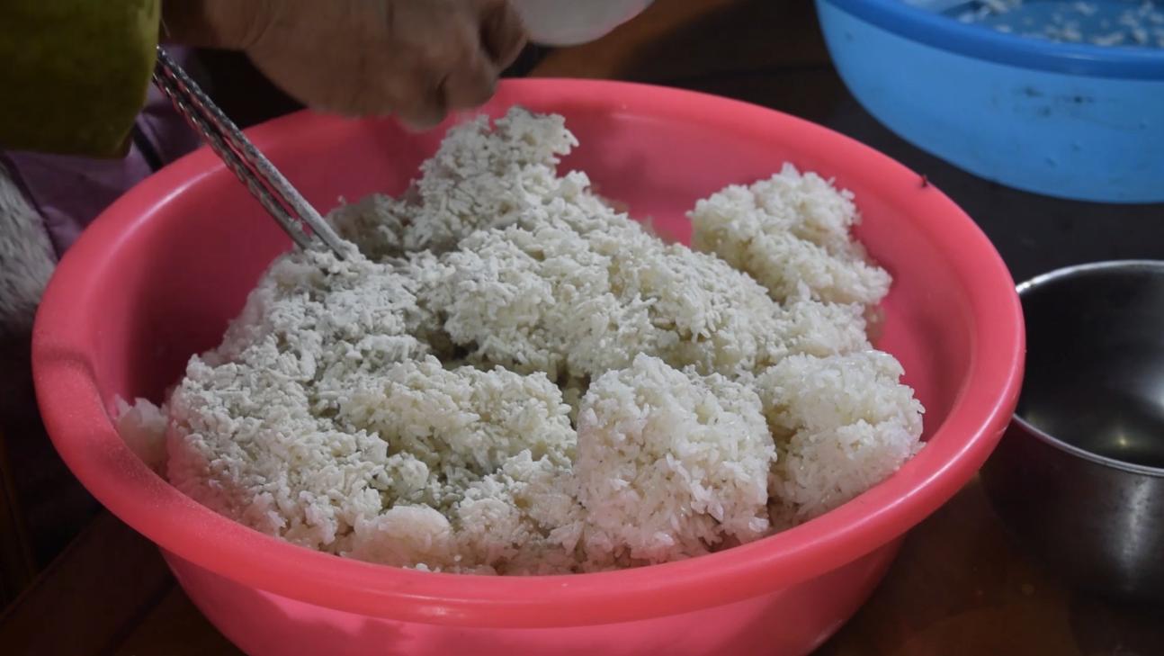 教你怎么在家制作糯米酒,农村阿姨教你做糯米酒