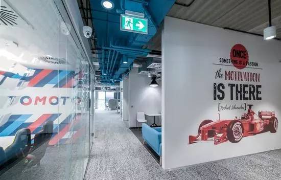 极简办公空间设计风格,会玩是个高水平的工作