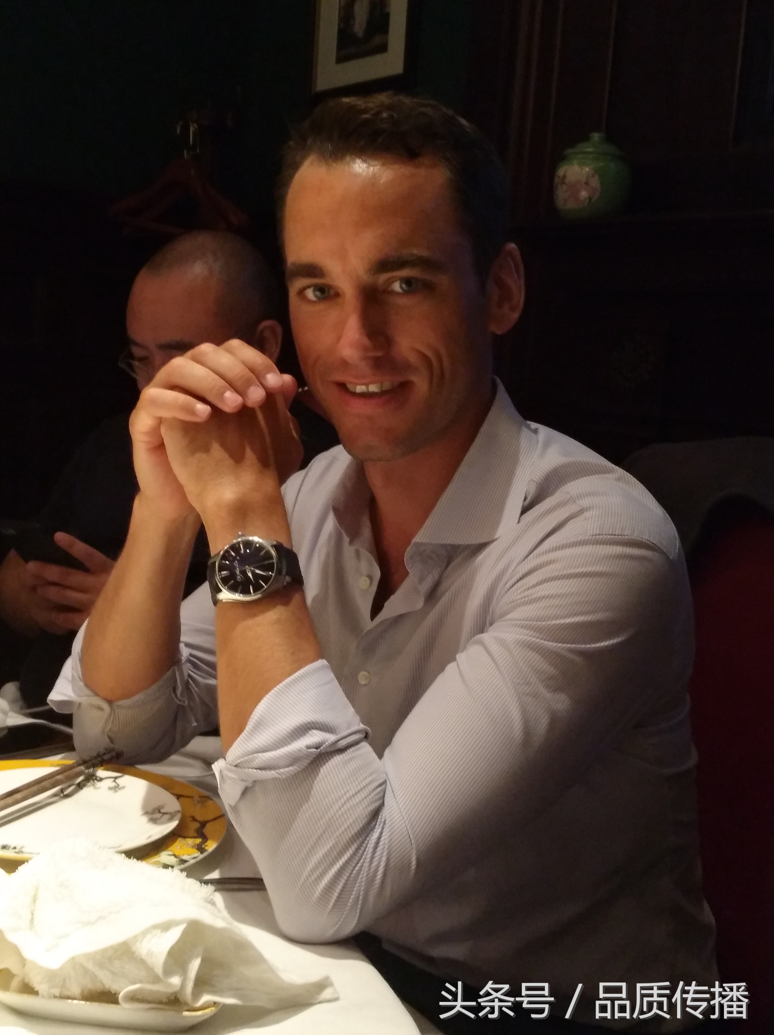 从瑞士苹果手表到奶酪手表，亨利慕时概念手表自成一派，珐琅K金