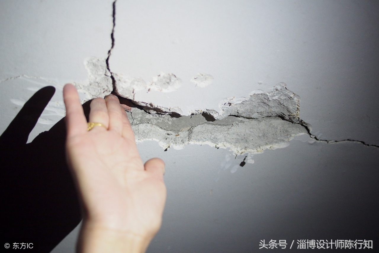 墙面空鼓裂缝修补方案视频,墙面空鼓裂缝多大才要修补