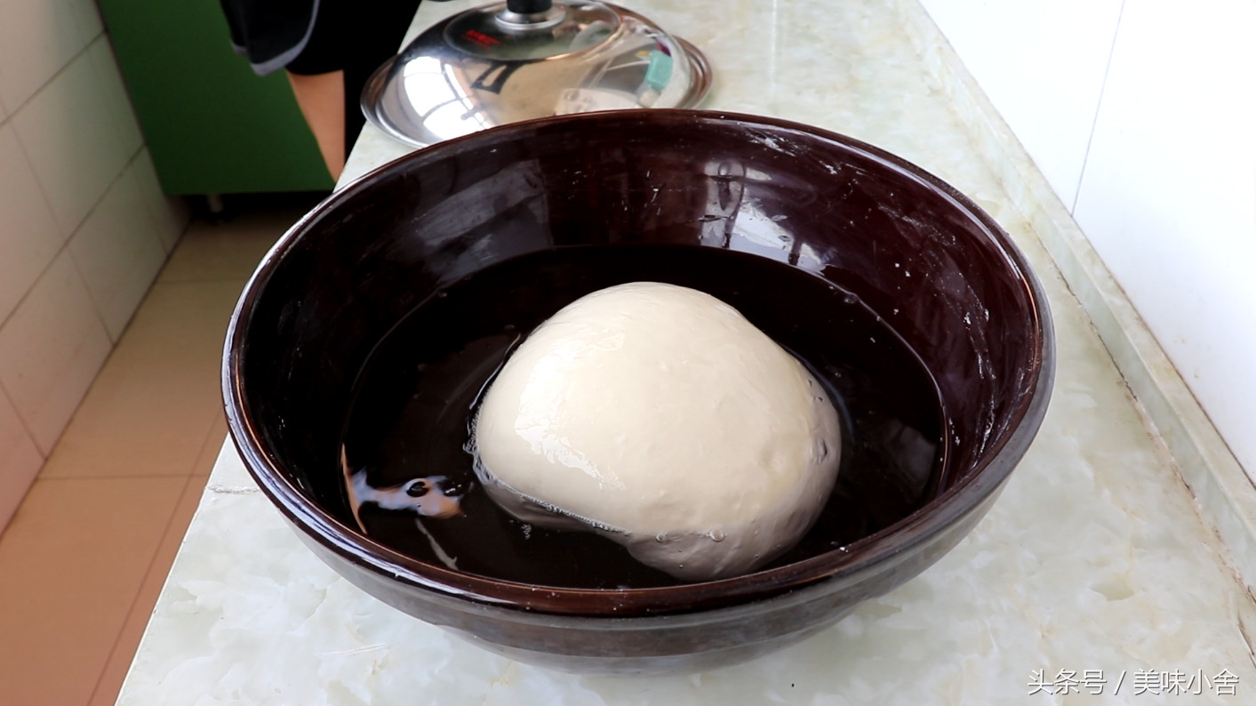 自制凉皮怎么不开裂又筋道,教你如何做家常凉皮