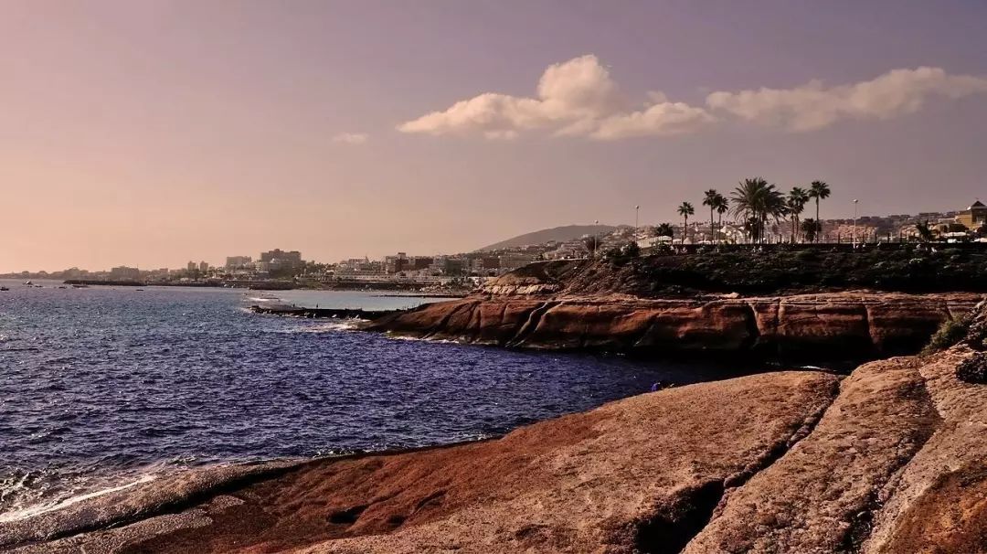 豆瓣9.3分vs6.7分，《尹食堂2》究竟比《中餐厅2》好在哪儿？