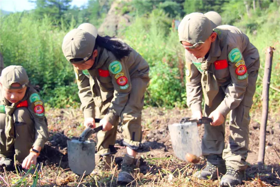 带小孩来田间地头体验生活,带孩子体验一下田间生活