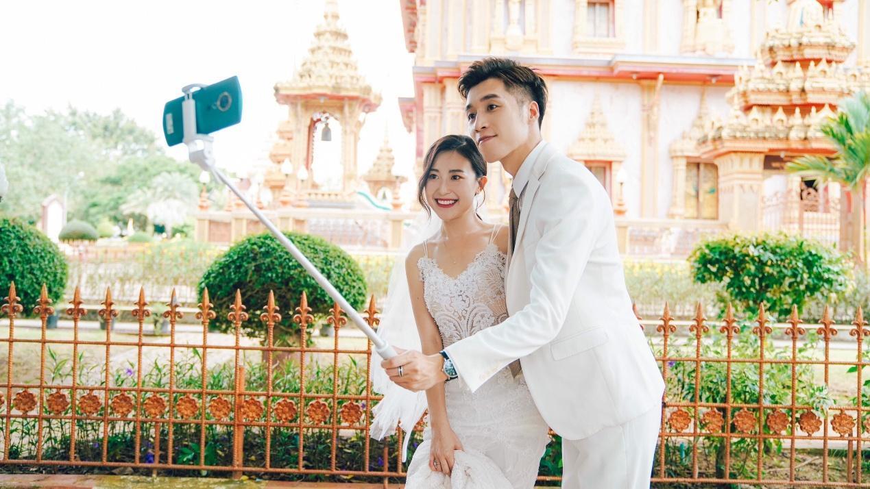 自己在家用手机拍情侣婚纱照,在家如何用手机拍情侣婚纱照