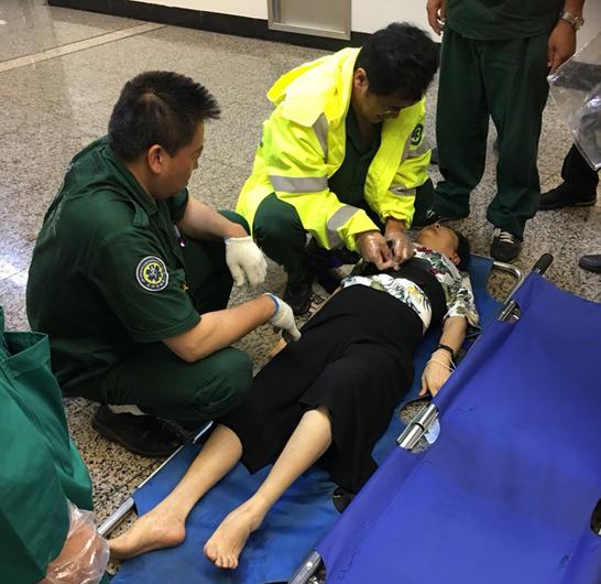 沈阳地铁女安检,沈阳地铁安检小姑娘哭了