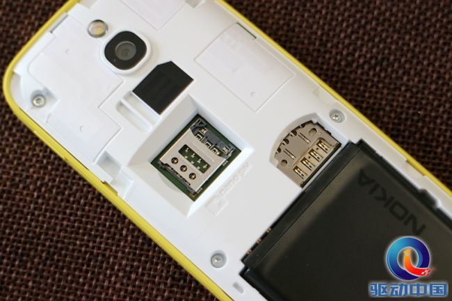 诺基亚82104g对比诺基亚81104g,诺基亚8110香蕉机解锁