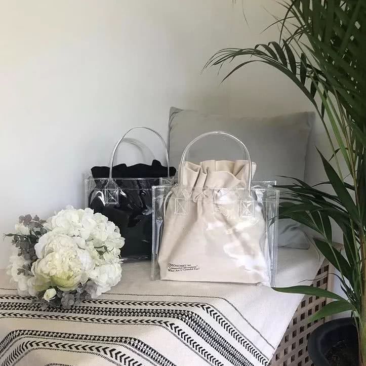 年轻人背帆布包,上班族背便宜的帆布包丢人吗