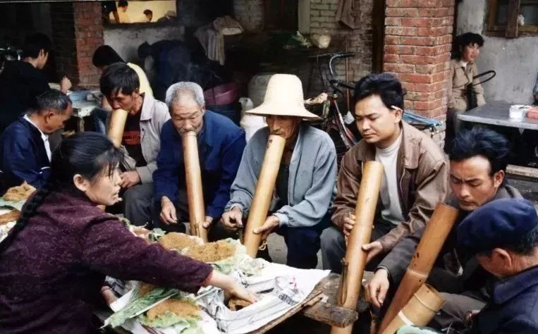 「发现」蒙自这种用刀切出来的“黄金丝”，在云南“怪”出名的！