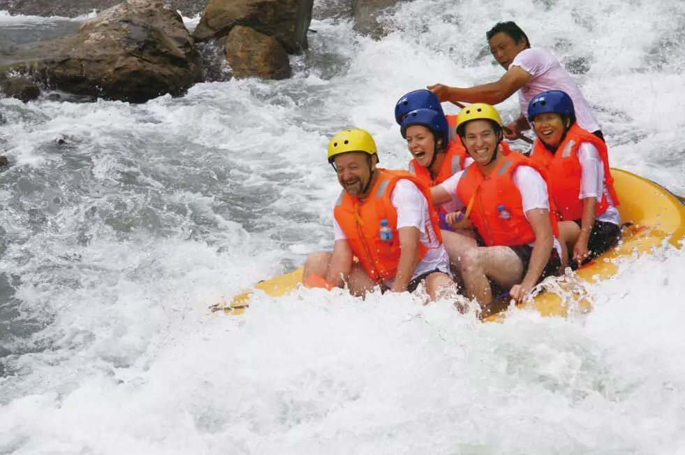 水上冲浪闯关,水上清凉闯关