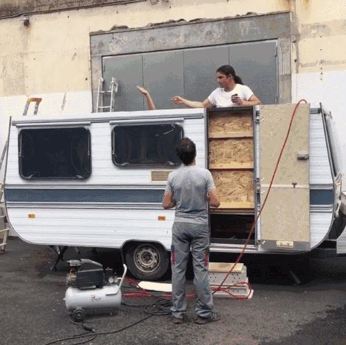 DIY，我把咱们家的车爆改成了游泳池，老婆！