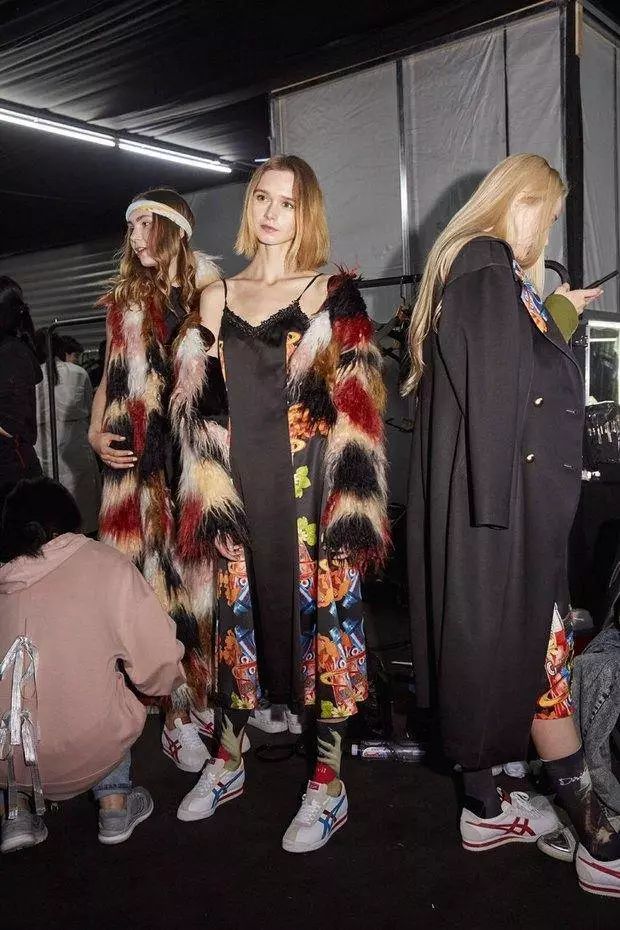 nike的老球鞋,nike的老爹鞋怎么样