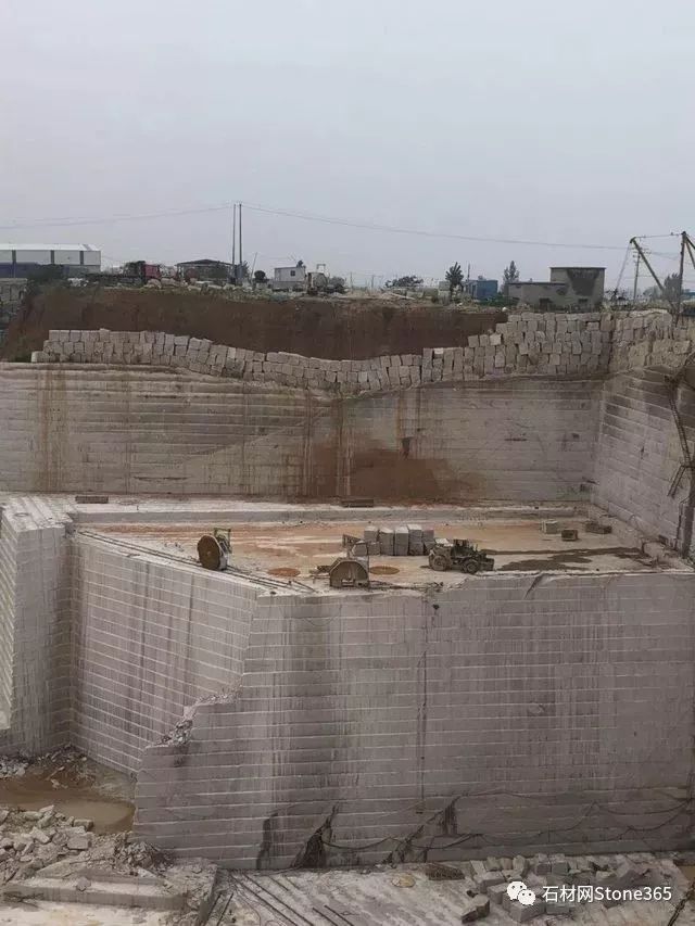 山东黄绣石花岗岩,山东花岗岩黄锈石多少钱