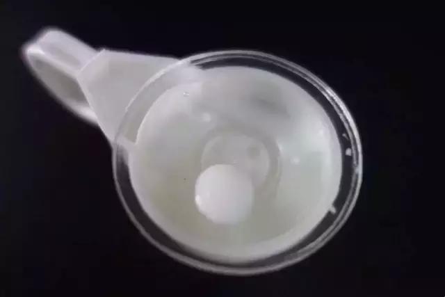 家里吸盘挂钩老是掉怎么办,家里挂钩吸盘吸不住咋办