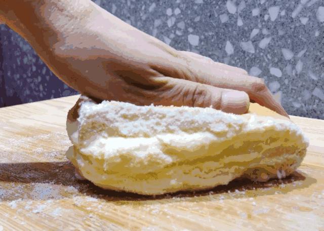 魔都“乳酪包扛霸子”首现淄博！排队挤爆万象汇！