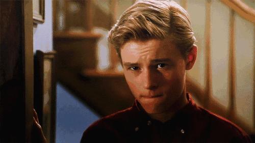 有个保守的男朋友什么感觉,男朋友比较保守是好事还是坏事