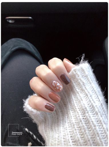 美甲款式图片ins中长款裸色系渐变,好看的美甲ins推荐