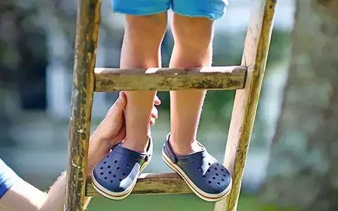 洞洞鞋为什么下架,过气网红洞洞鞋