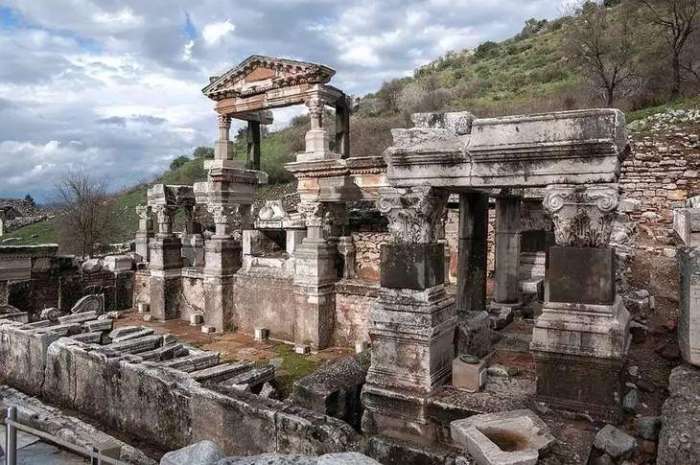 里拉大跌土耳其购物,里拉暴跌