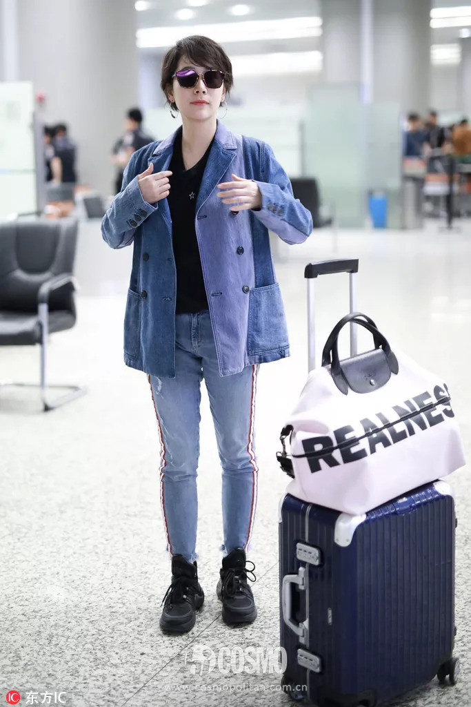 一款给杨幂穿火的包包,杨幂同款牛仔lv包