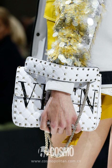 一款给杨幂穿火的包包,杨幂同款牛仔lv包